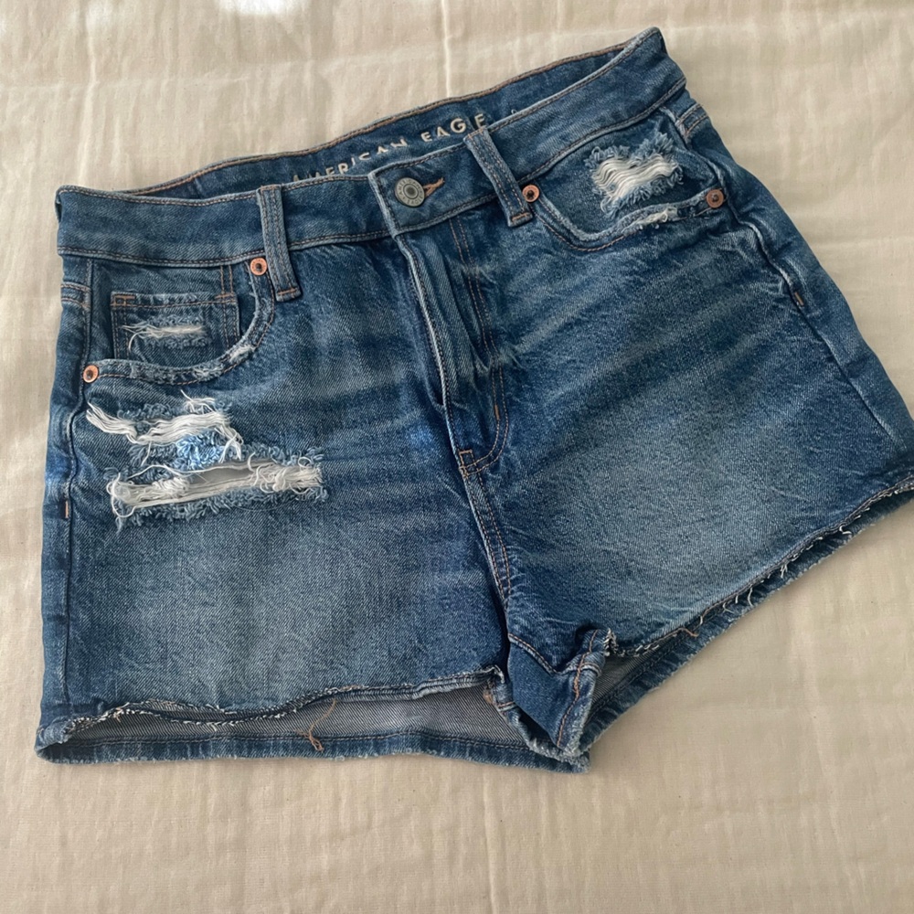 EUC American Eagle “striged” Jean shorts. Size 2